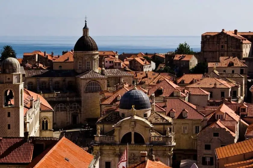 visit zagreb or dubrovnik